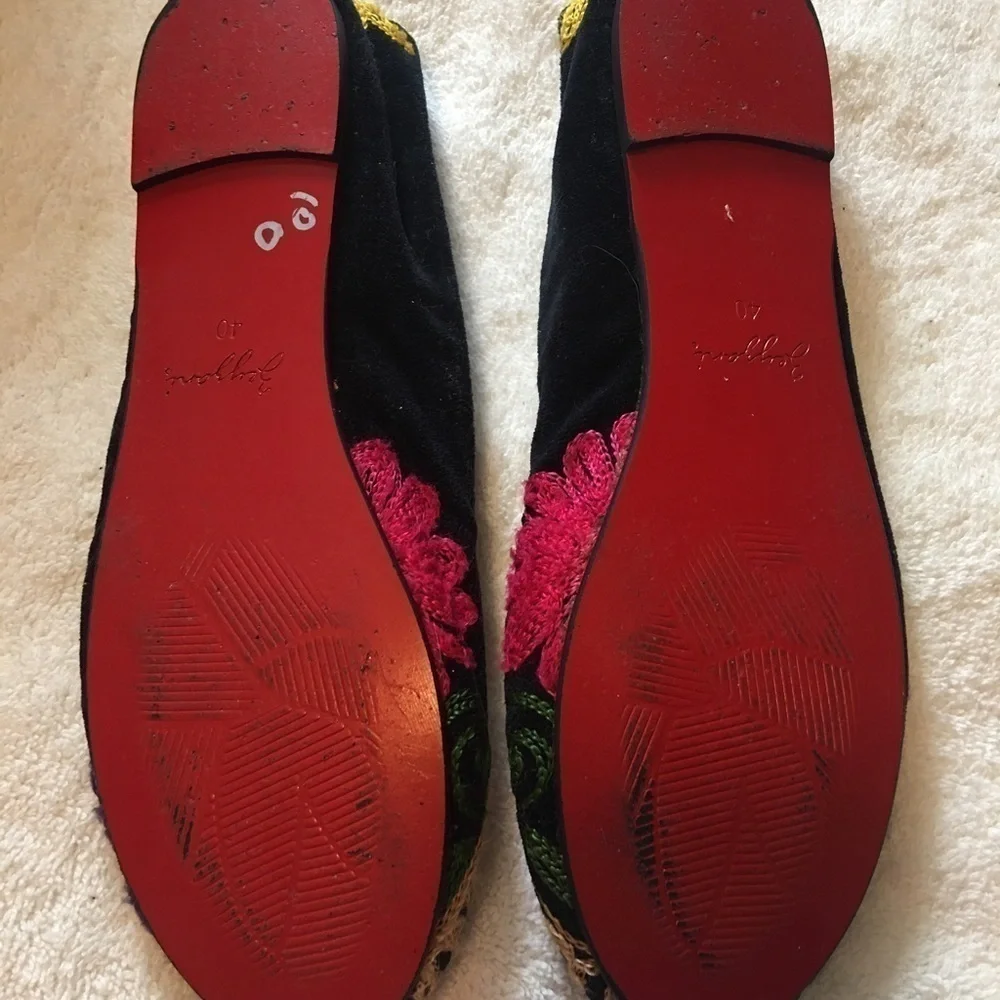 Hand-Embroidered Black Floral Flats